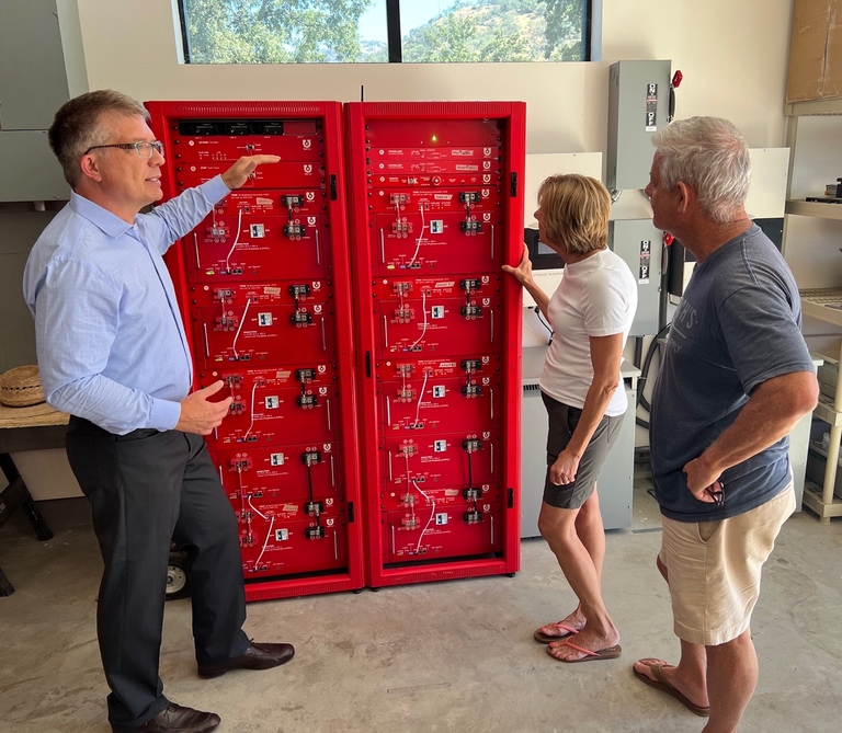 Arnold Leitner, Founder and CEO, explains a new PowerBloc to its owners.